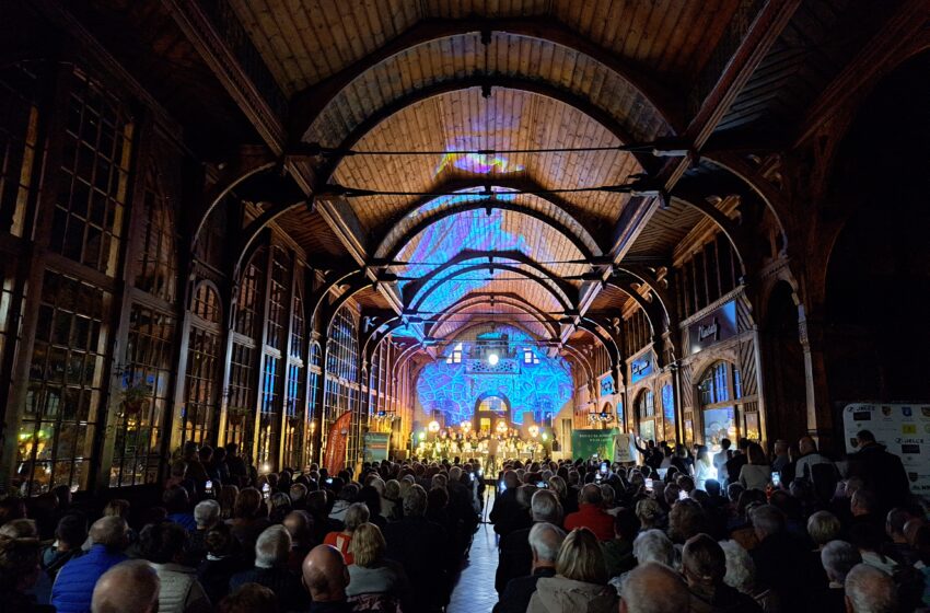  Muzyczny weekend w Świeradowie-Zdroju. Orkiestra i chór wojskowy zaczarowali Halę Spacerową