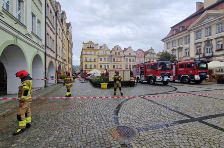 PILNE: Rozszczelnienie instalacji gazowej w centrum Jeleniej Góry