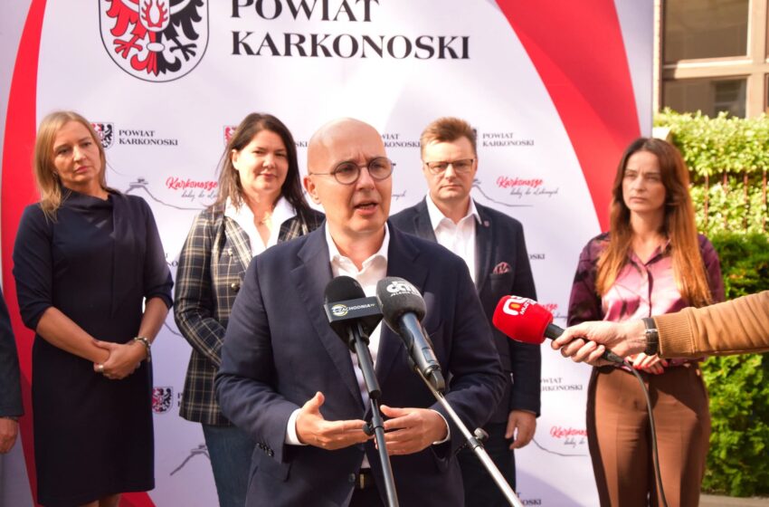  Wiceminister Robert Kropiwnicki z wizytą w Powiecie Karkonoskim