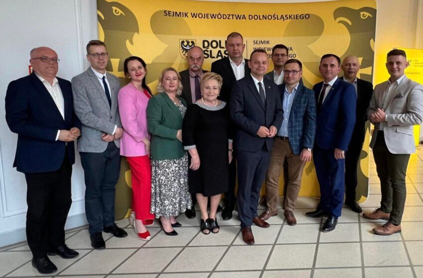  Rozpad PiS-u w Dolnośląskim Sejmiku. Siedmiu radnych wykluczonych z klubu