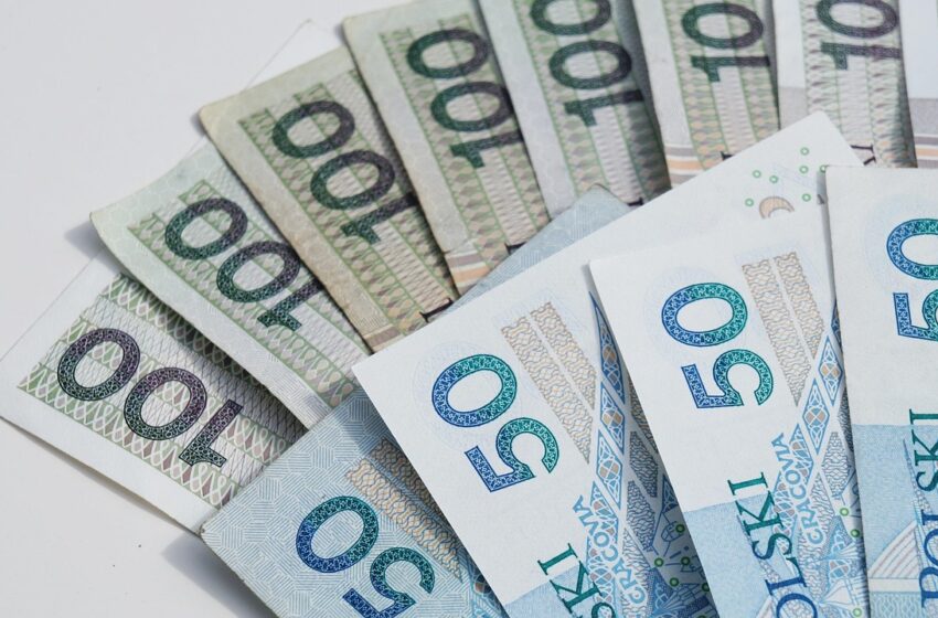 Jak zarabiają mieszkańcy karkonoskich gmin?