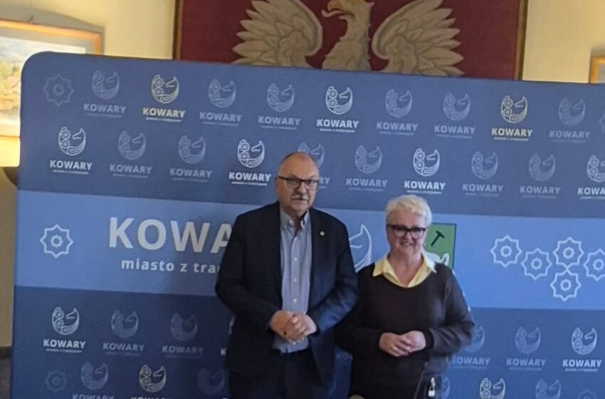  Cezary Przybylski z wizytą w Kowarach