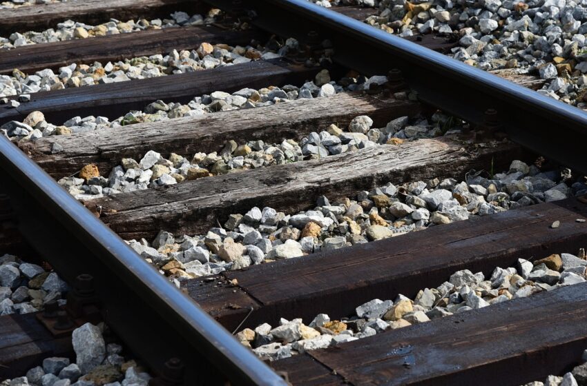  Chaos w mediach dotyczący zdarzenia z udziałem pociągu w Rybnicy.